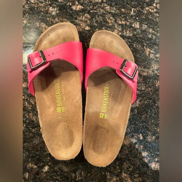 Pink Birkenstocks! Brand new! Size 40 One strap - Picture 1 of 4